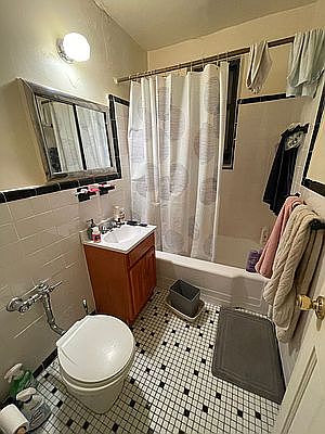 2nd image of 3515 Leverich St APT 404