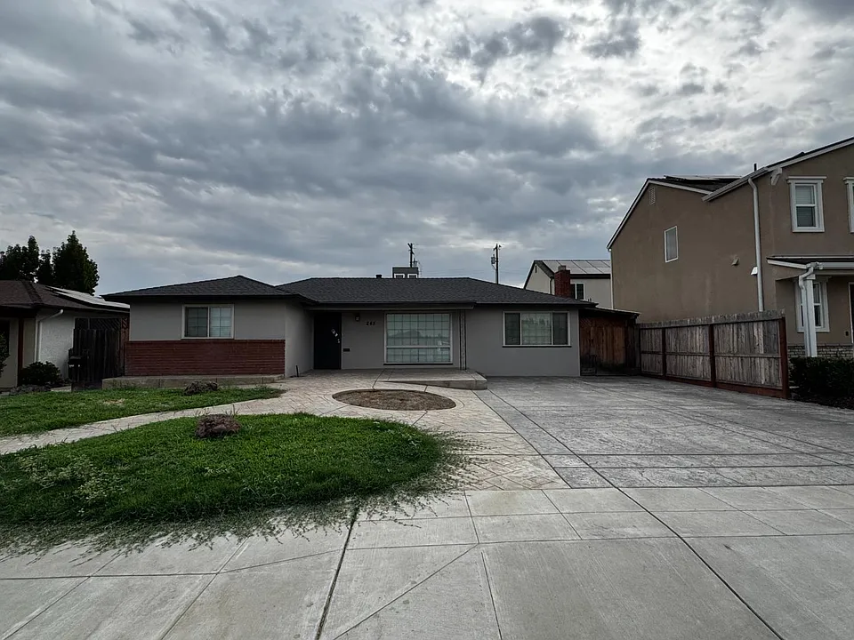245 Minnewawa Ave #A