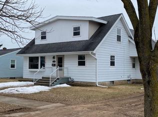 2305 16th Ave, Menominee, MI 49858