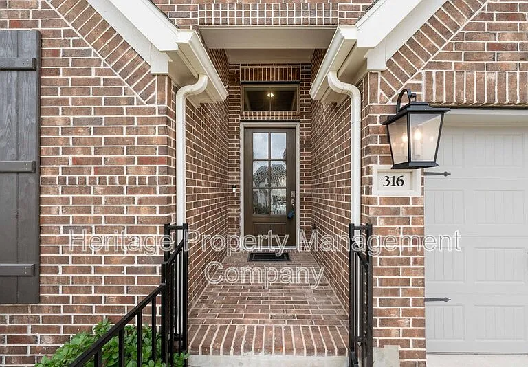 316 Hulda Trl — Photo 3