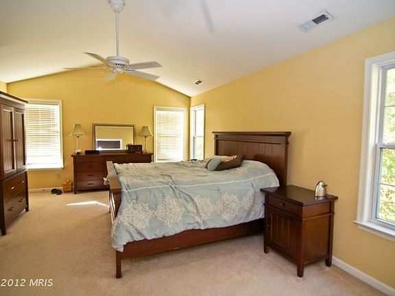 4th image of 29492 Hemlock Ln
