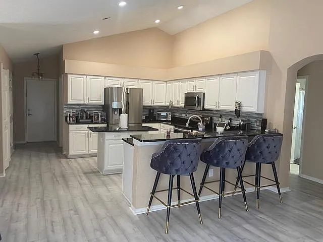 2106 Clubhouse Dr — Photo 8