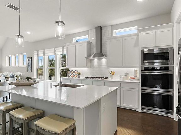 5th image of 848 Emporio Dr