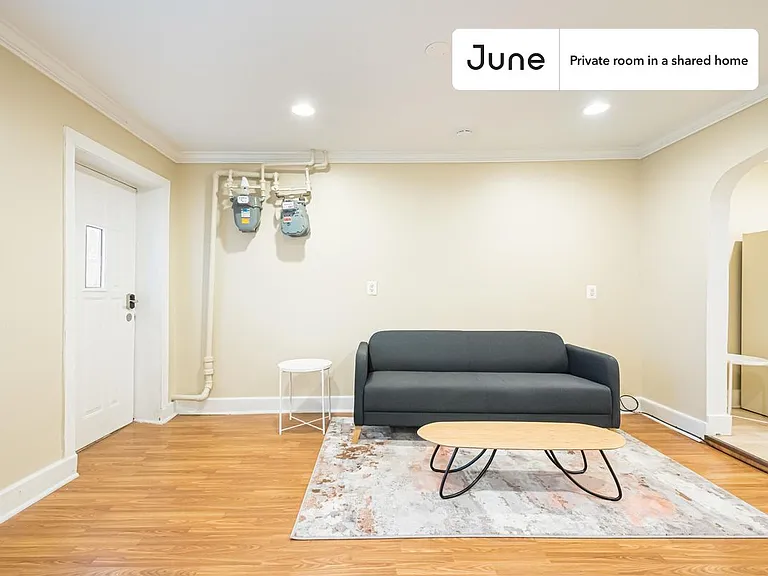 1639 W Superior St #C — Photo 11