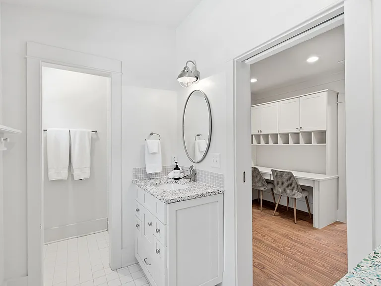 2424 Middle St — Photo 47