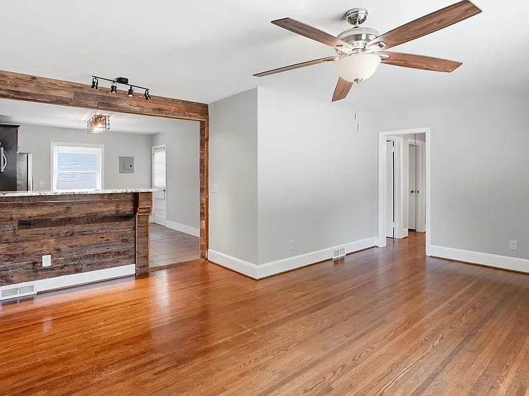 1230 Roanoke Ave — Photo 8