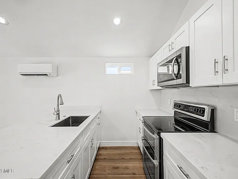 521 W Mariposa St #1 — Photo 13