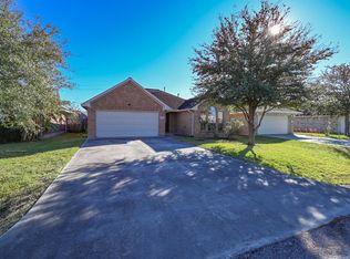 913 S 7th St, La Porte, TX 77571