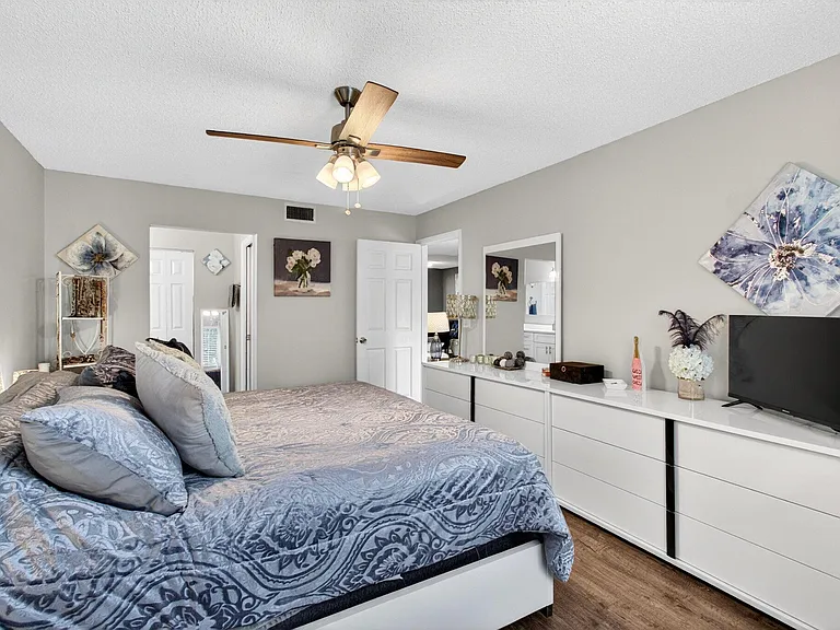 5550 Witney Dr #209 — Photo 31