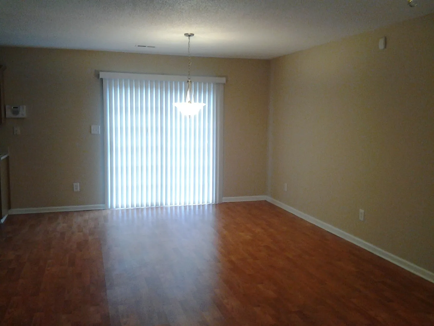 3 Bedroom, 2 Bathroom Home — Photo 4