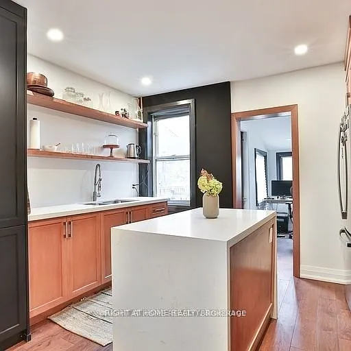 43 Kingston Rd — Photo 13
