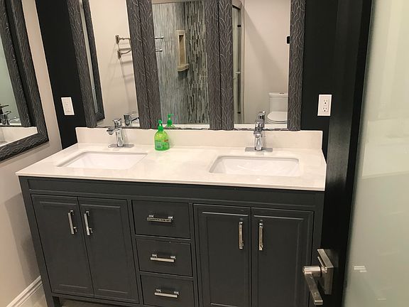 3rd image of 612 S Barrington Ave APT 414