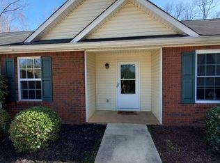 4012 Hidden Hollow Ter APT B, Gainesville, GA 30506