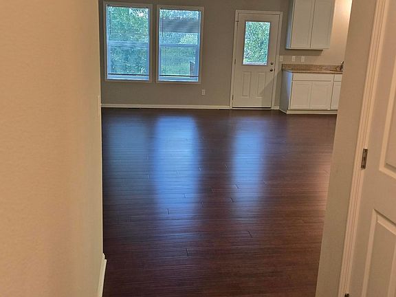 3rd image of 2076 Meadow Ave