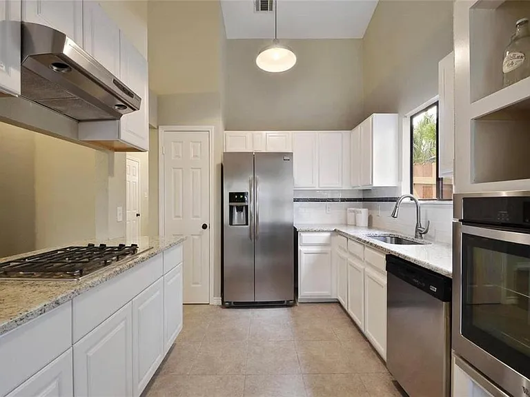 2830 Gettysburg Dr — Photo 3
