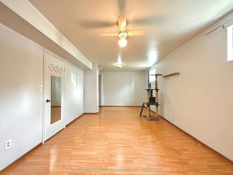 628 Main St E — Photo 17