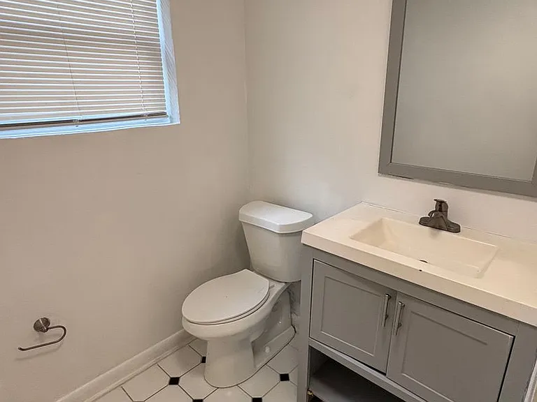 219 Hillcrest Ave — Photo 5