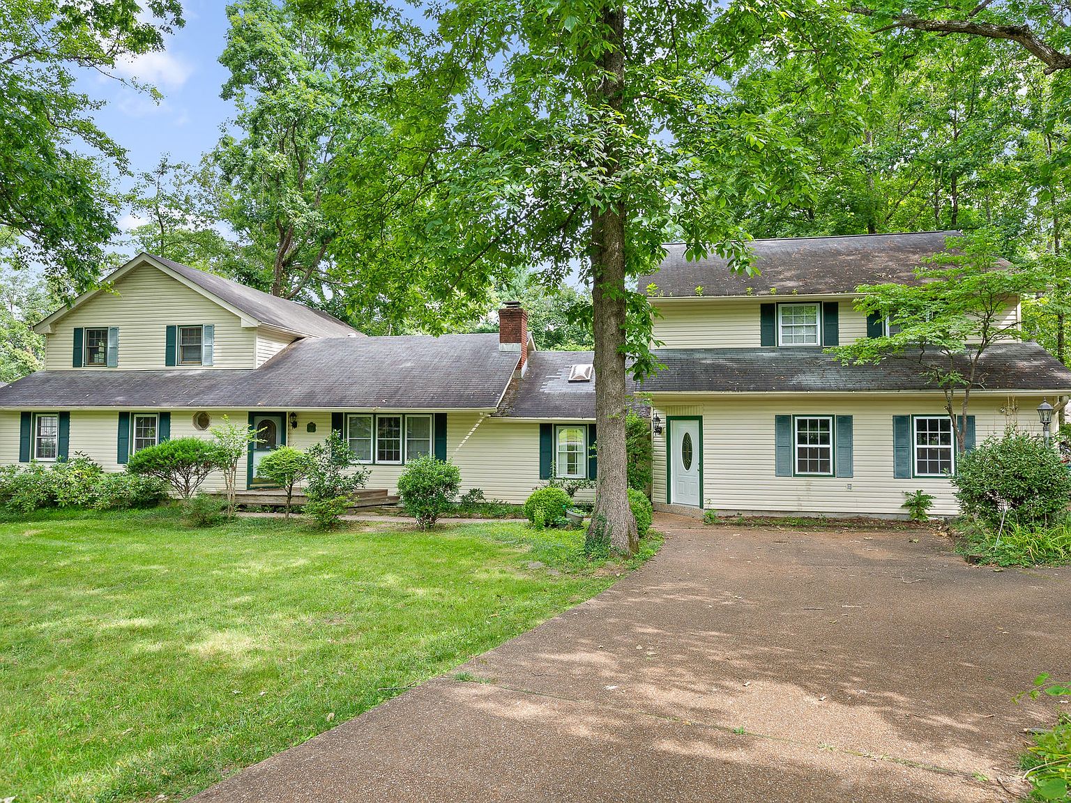 513 Ave, Signal Mtn, TN 37377 Zillow