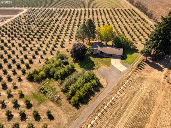 24730 SW Tile Flat Rd, Hillsboro, OR 97123