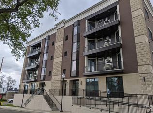 256 Franklin St #201, Valparaiso, IN 46383