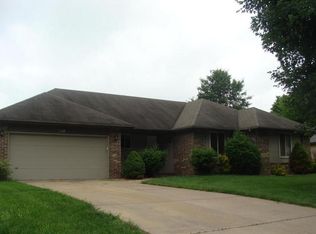 3368 W Countryside Dr, Springfield, MO 65807