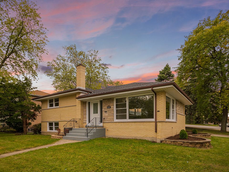 1st image of 909 Riverview Dr