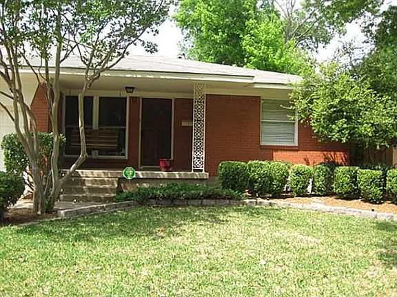2nd image of 1220 Delmont Dr