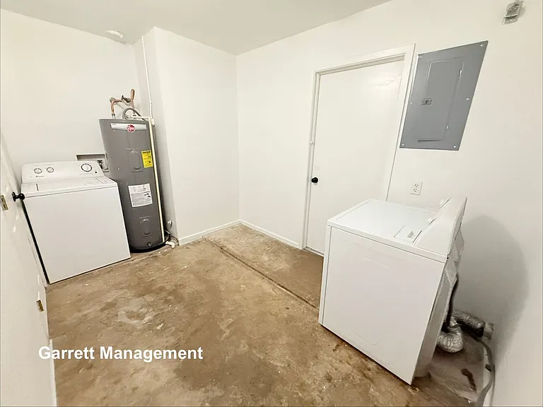 106 N Fairview St — Photo 8