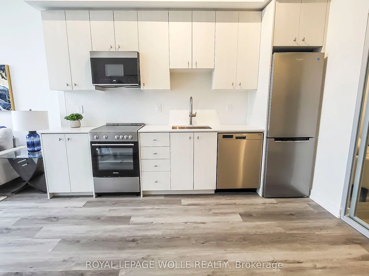 2 bed, $2,300 — Photo 2