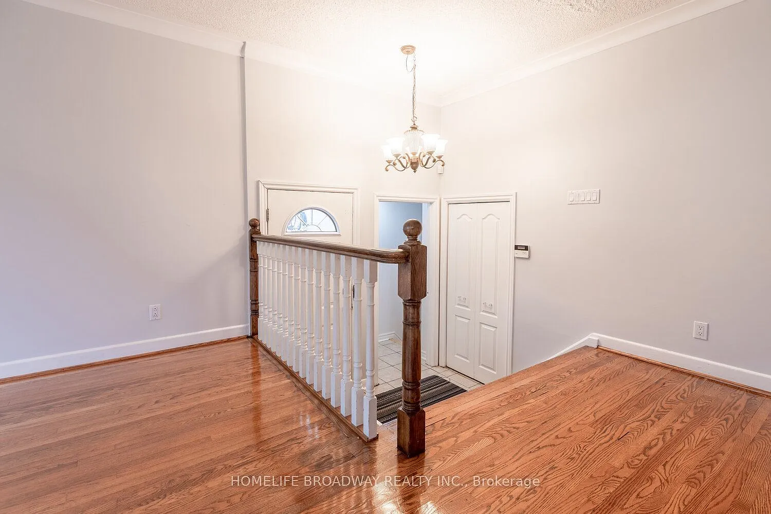 3 bed, $4,600 — Photo 2