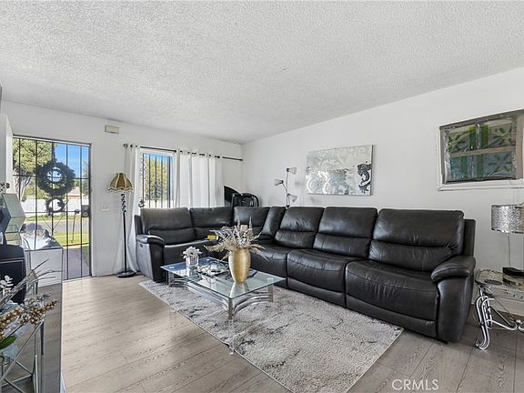 5th image of 645 W Winchester Ave