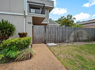 620 Commodore Dr, Plantation, FL 33325
