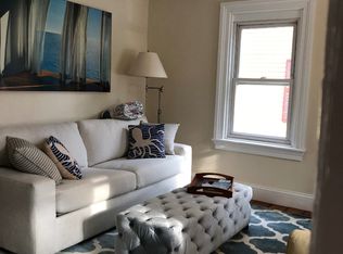 5 Gladding Ct, Newport, RI 02840