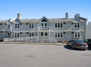 82 Longview St APT 37, Waterford, CT 06385