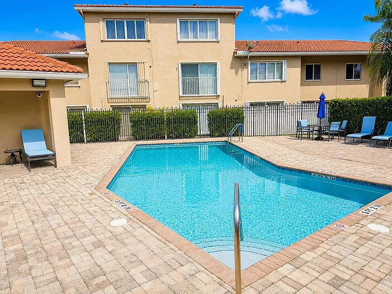 180 Riviera Cir #30-5 — Photo 17