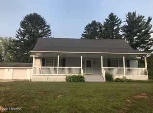 70325 16th Ave, South Haven, MI 49090