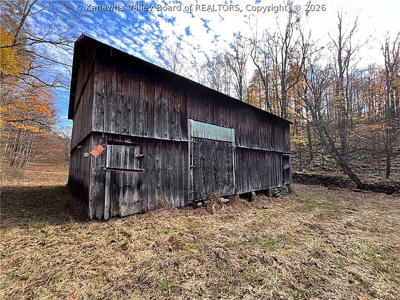 3rd image of 448 Logston Run Rd