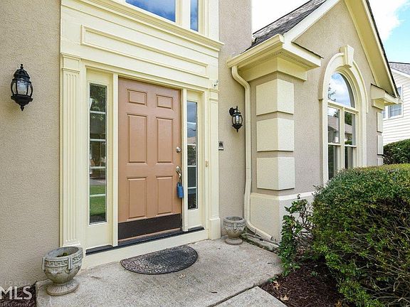 2nd image of 2570 Saddletree Way NE