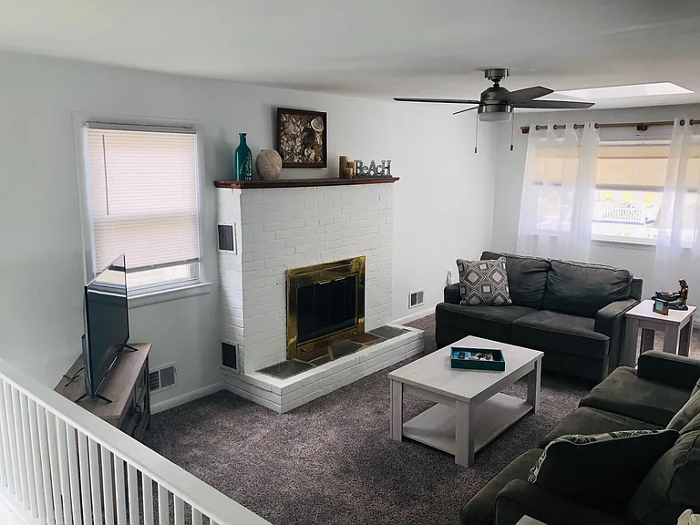 215 Simpson Ave — Photo 6