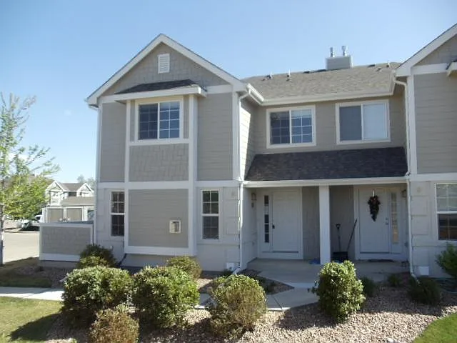 3 bed, 2.5 bath, 1464 sqft, $2,050 — Photo 1