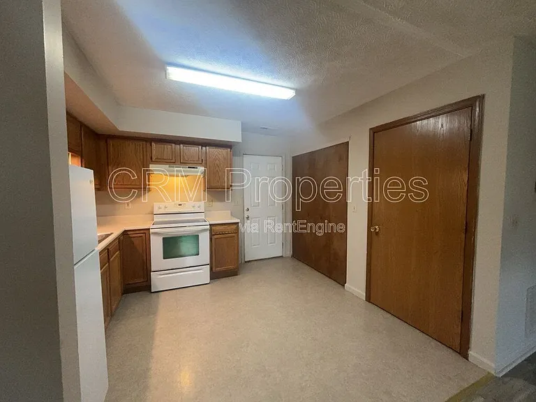 1912 N Apperson Way — Photo 8