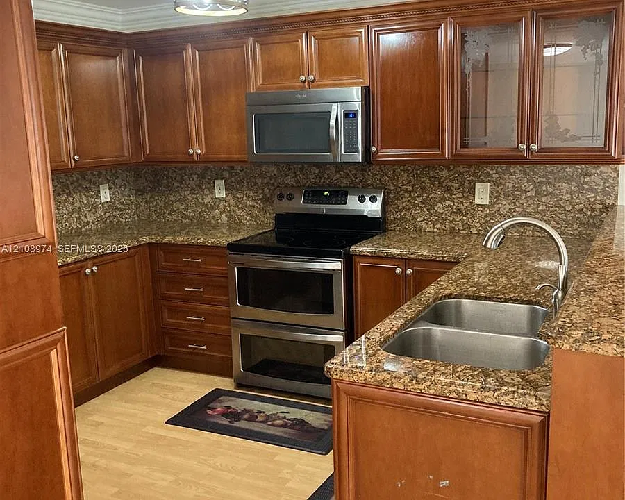 4020 Eastridge Cir