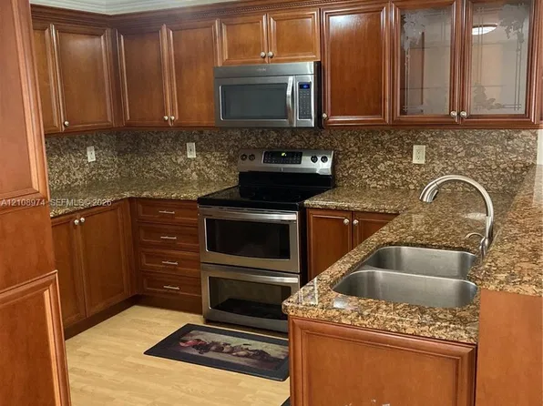 4020 Eastridge Cir, Pompano Beach, FL 33064