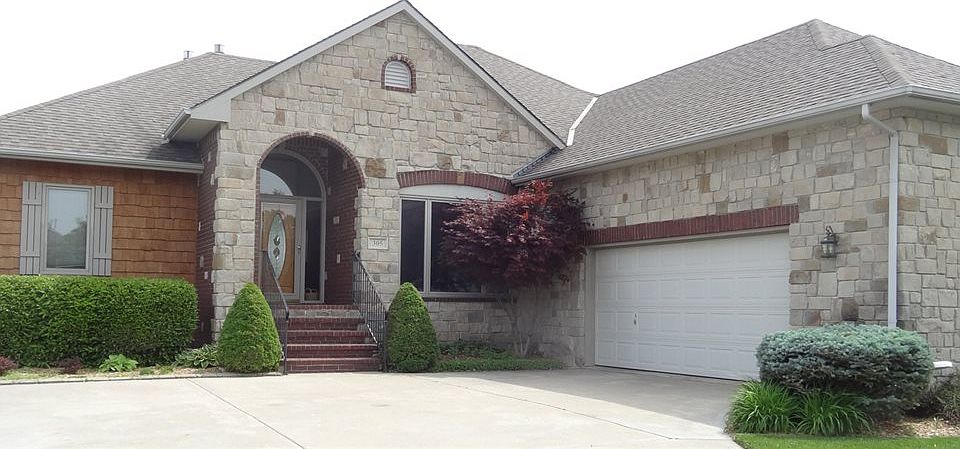 1st image of 305 Lakewood Dr