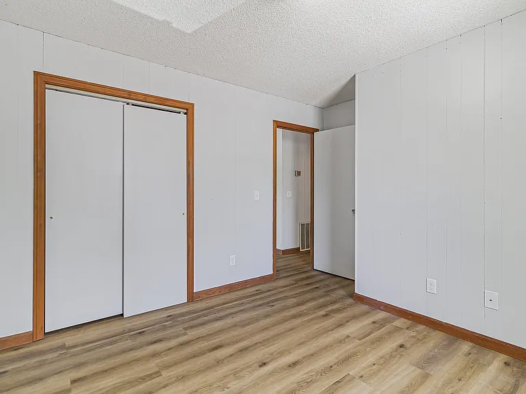 420 Franklin Ave #6 — Photo 5