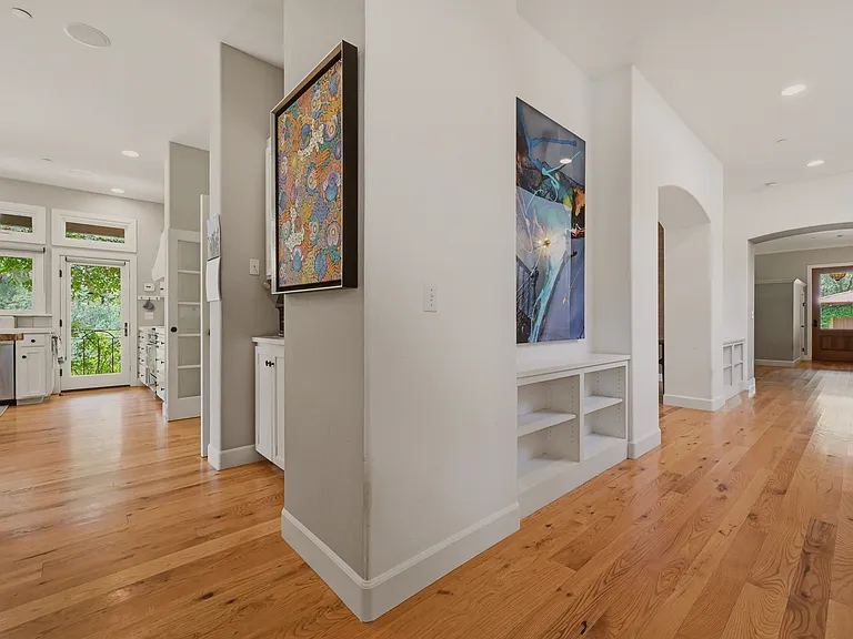 2491 Spring Mountain Rd — Photo 28