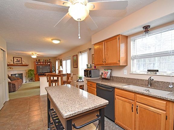 5th image of 4579 Hutchinson Glen Dr
