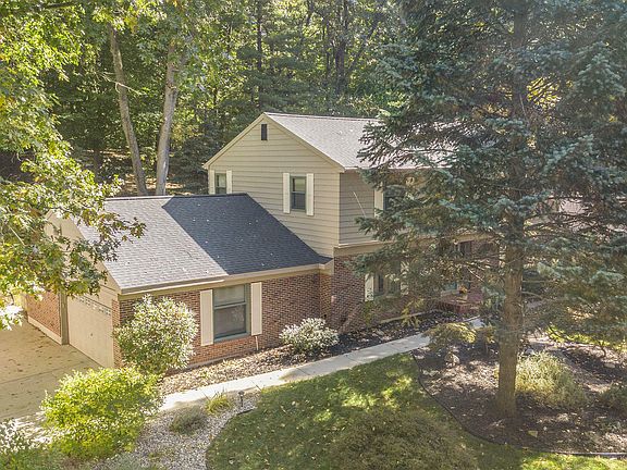 5th image of 2760 Hickorywood Ln SE
