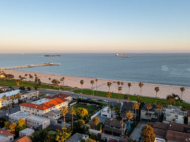 3335 E Ocean Blvd — Photo 34