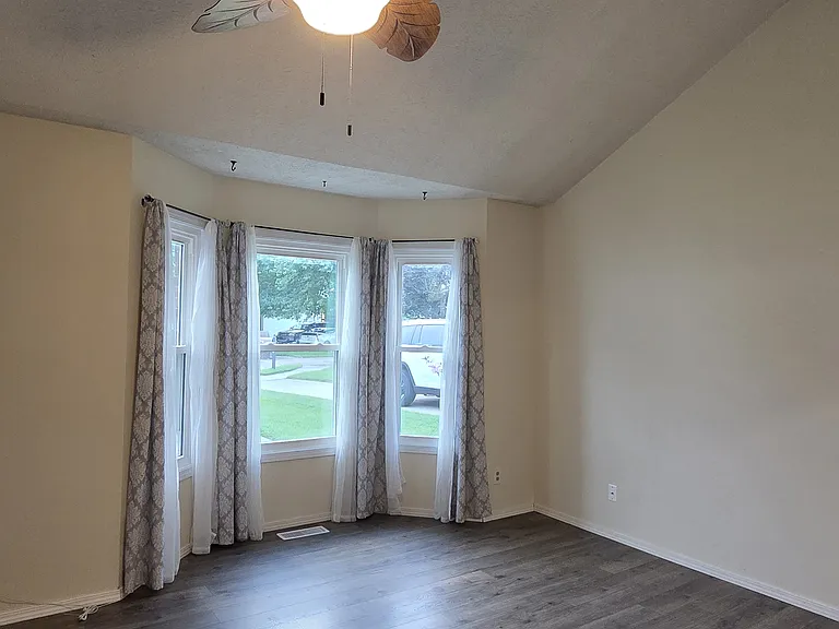 91 S Gardengate Dr — Photo 3